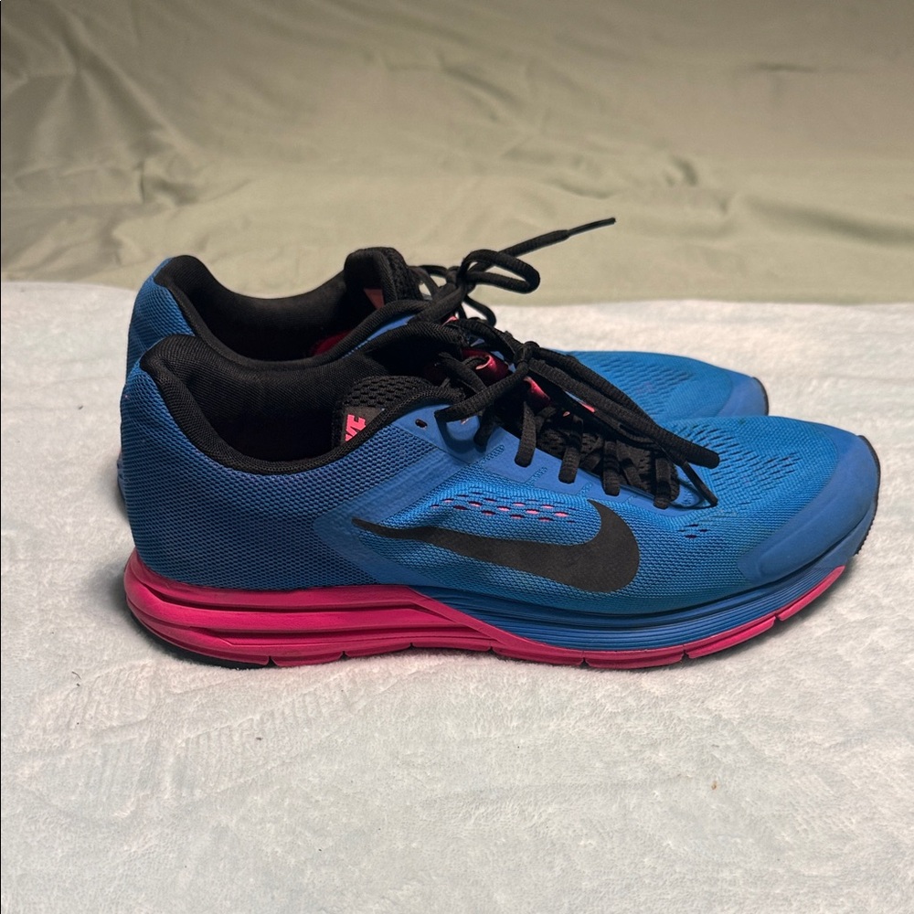 Nike Womens Structure17